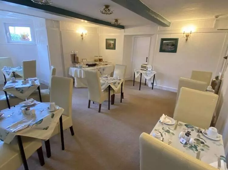 Отель The Briars