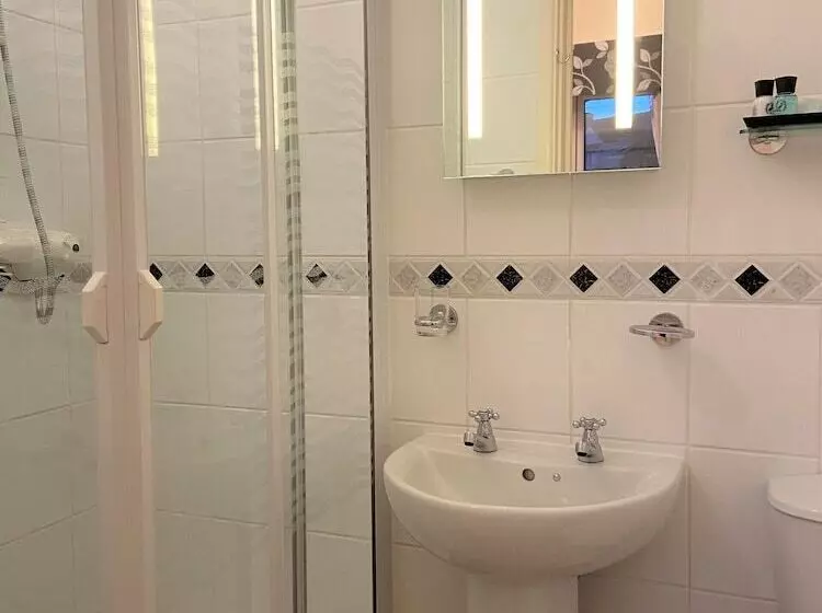 Отель The Briars