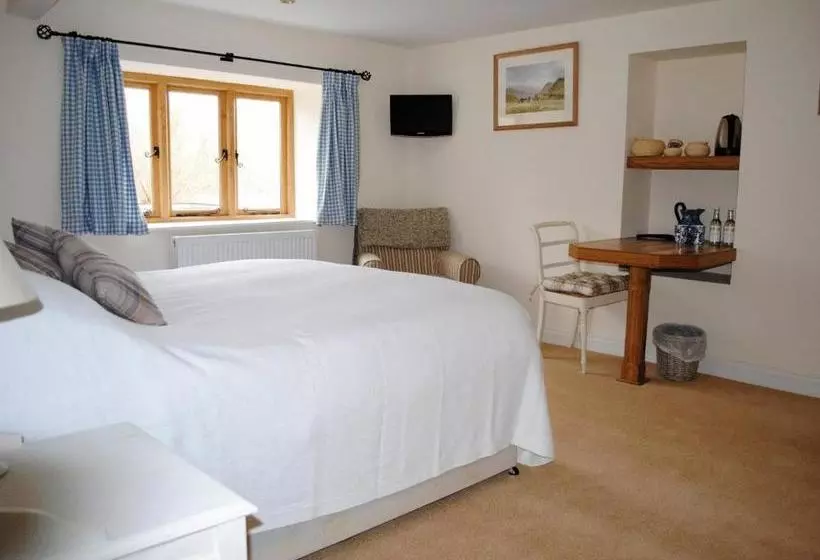 Отель The Fox At Barrington