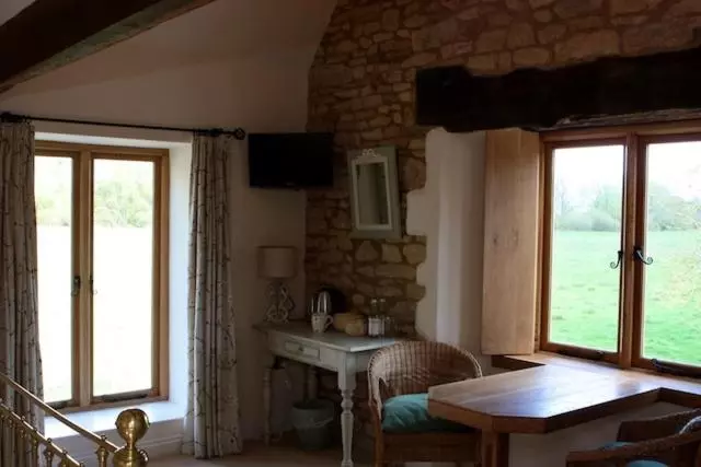 Отель The Fox At Barrington