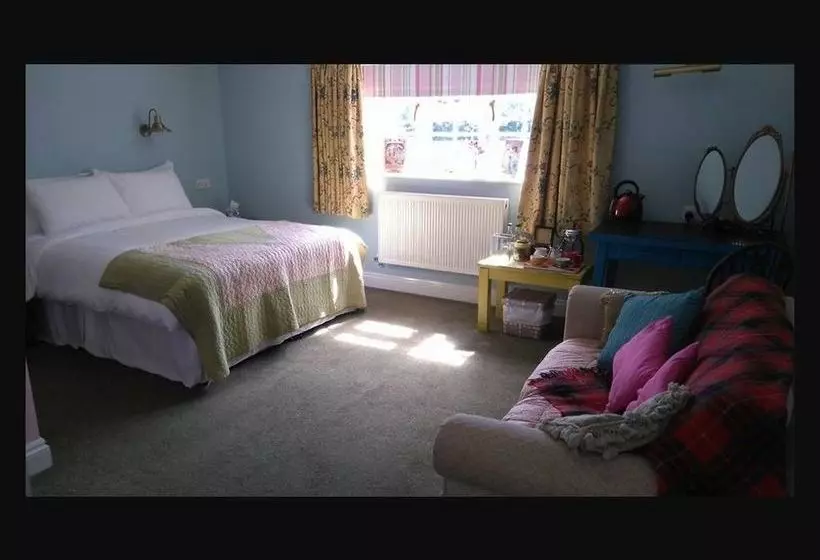 ホテル The Roebuck Inn