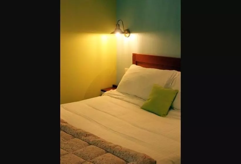 ホテル The Roebuck Inn