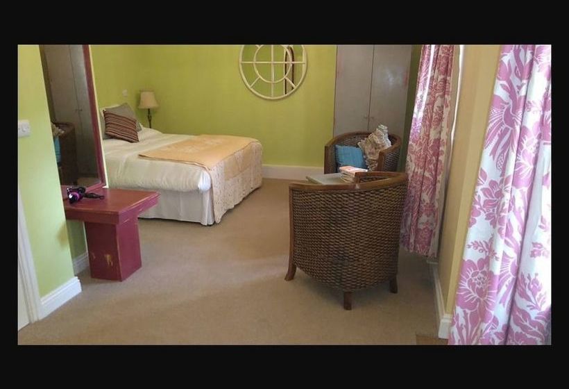 酒店 The Roebuck Inn