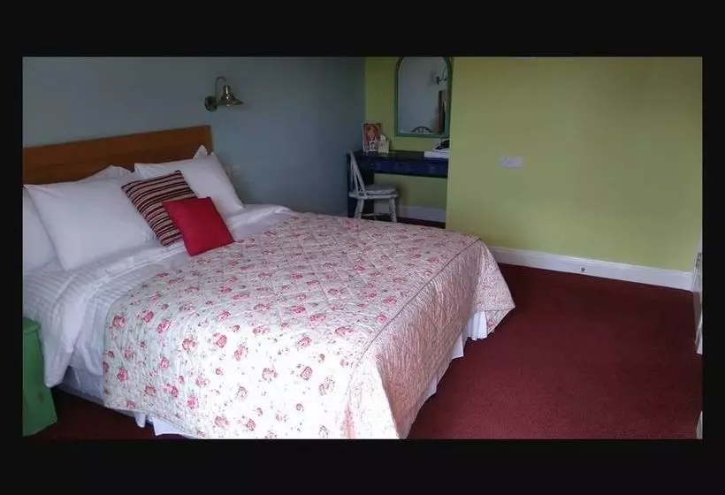 ホテル The Roebuck Inn