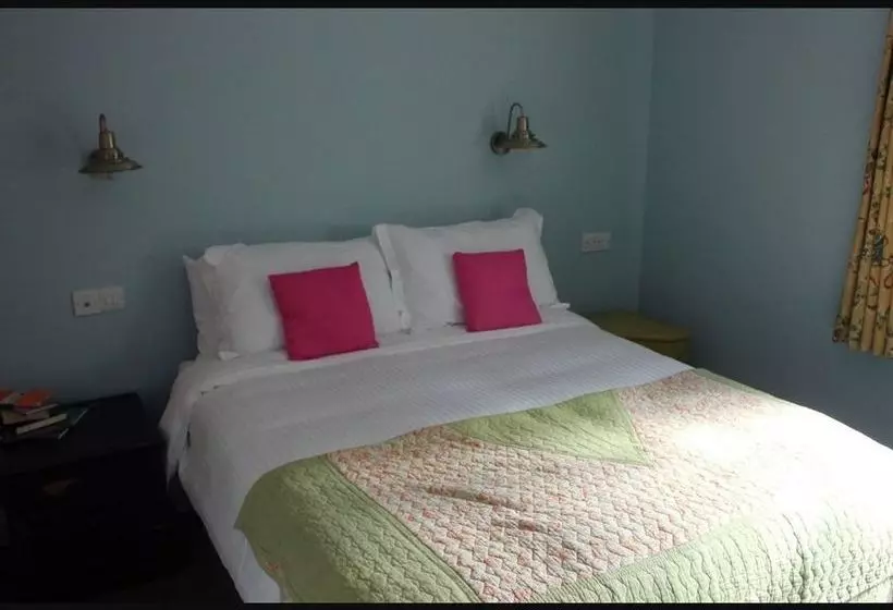 ホテル The Roebuck Inn