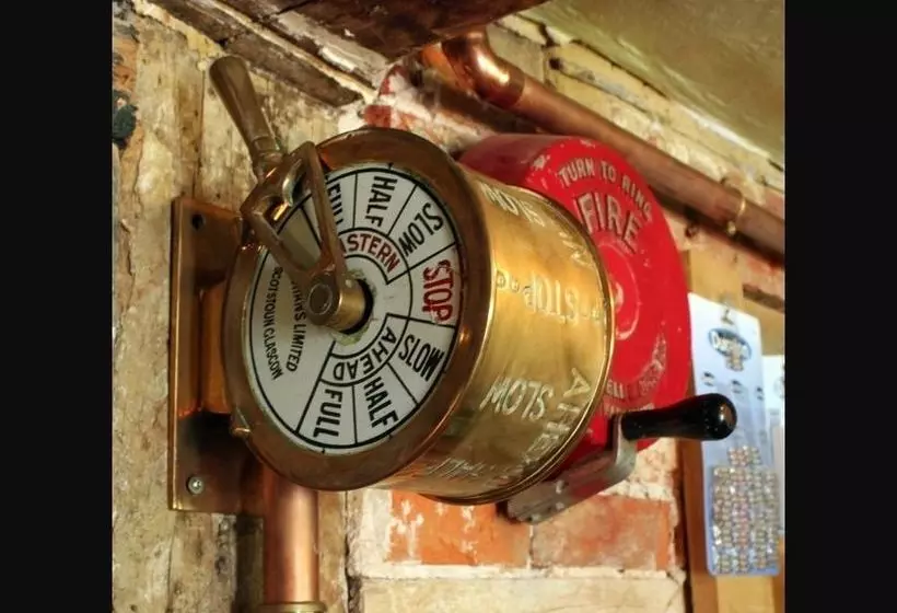 ホテル The Roebuck Inn