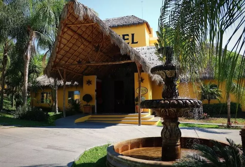 ホテル Zar Colima