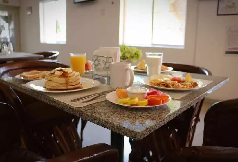 ホテル Zar Colima