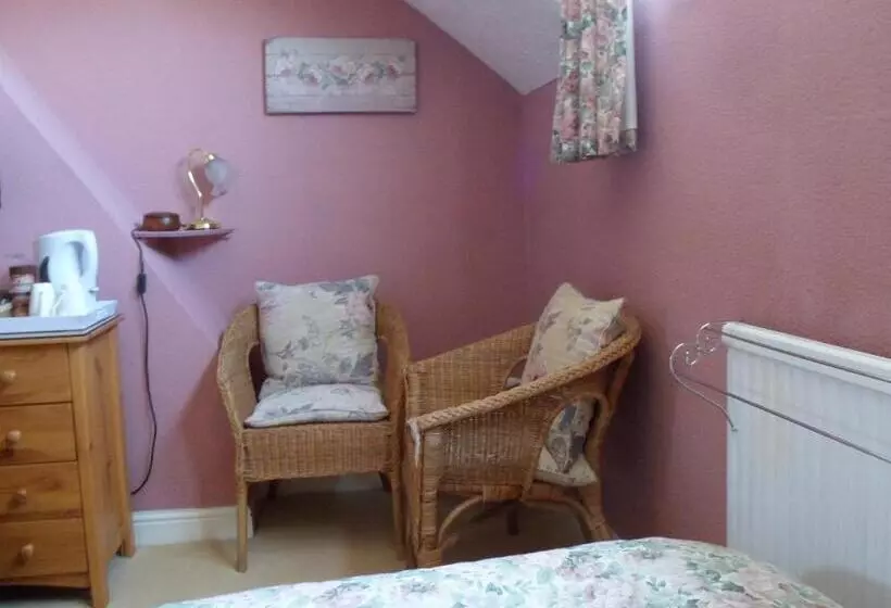 민박 The Farthings