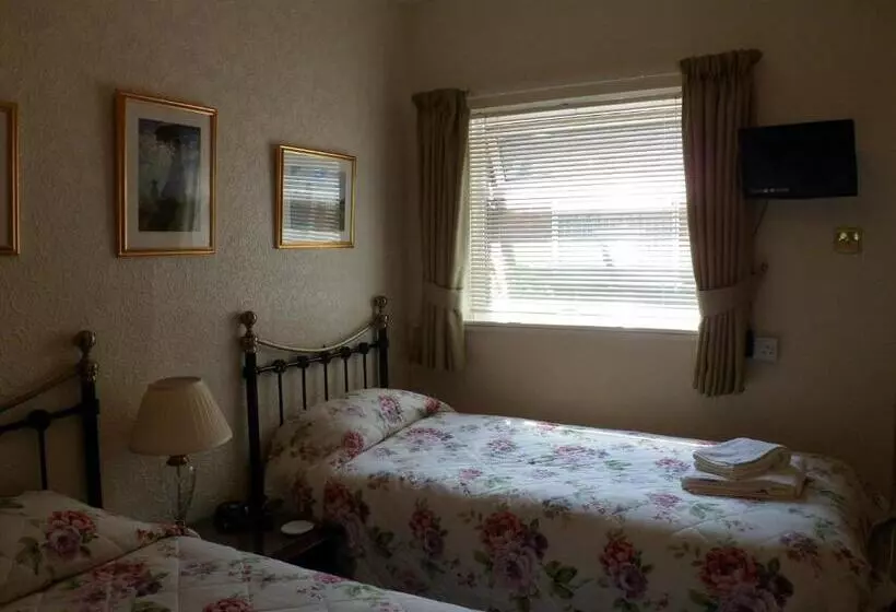 민박 The Farthings