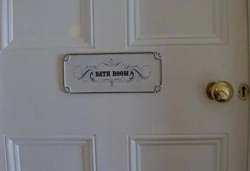 민박 The Farthings