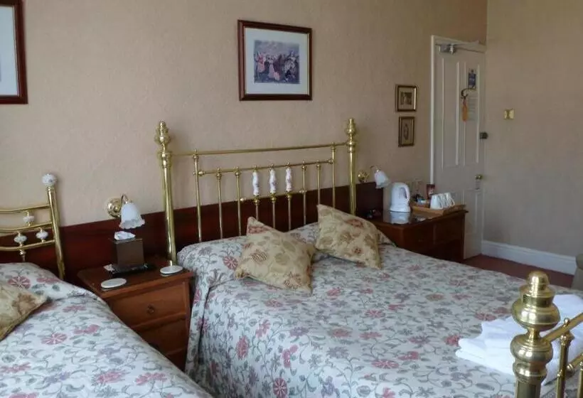 민박 The Farthings