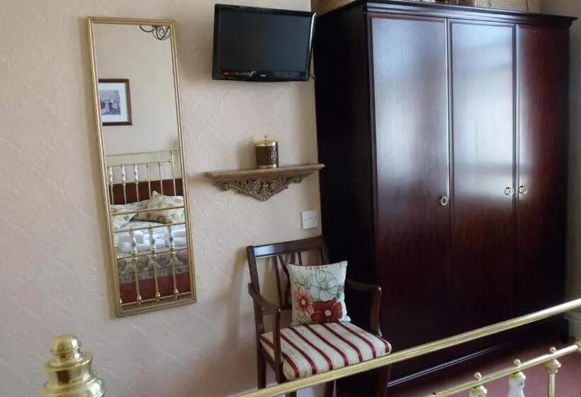 민박 The Farthings