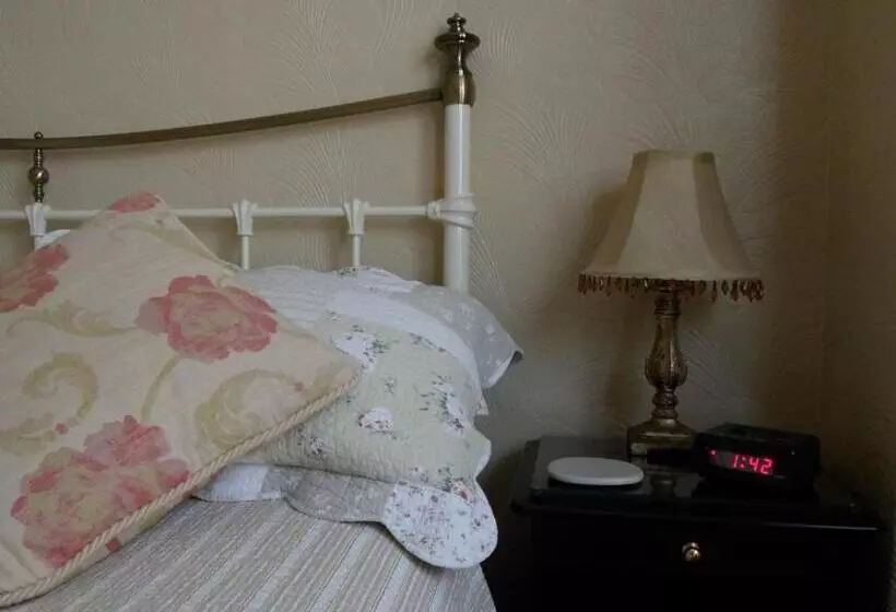 민박 The Farthings