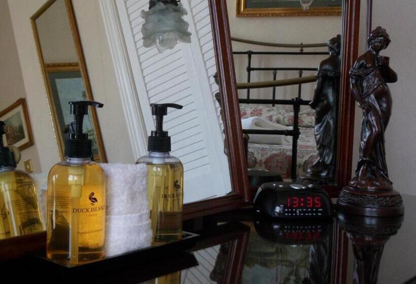 تختخواب و صبحانه The Farthings