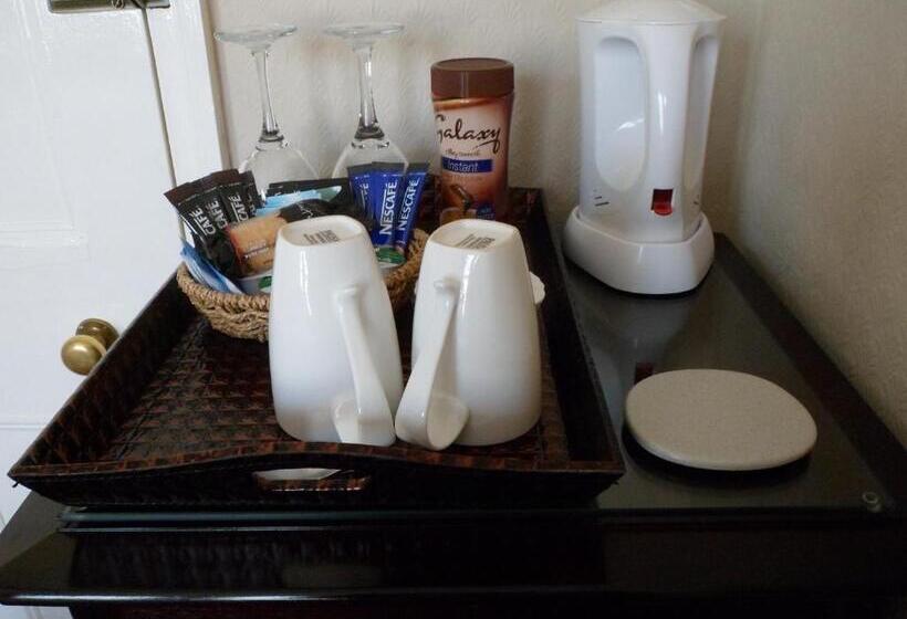 تختخواب و صبحانه The Farthings