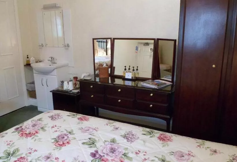 민박 The Farthings