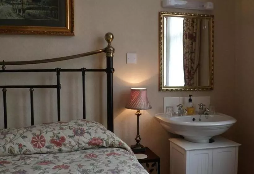 민박 The Farthings