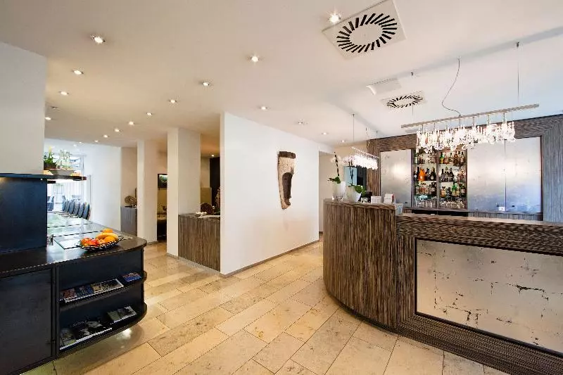 Burns Art & Culture Suitehotel