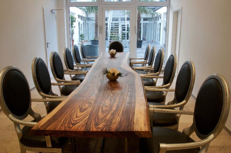 Burns Art & Culture Suitehotel