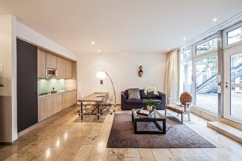 Burns Art & Culture Suitehotel