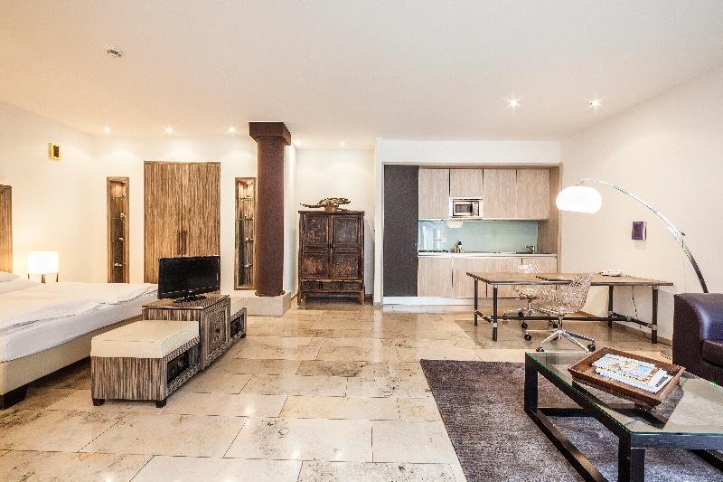 Burns Art & Culture Suitehotel