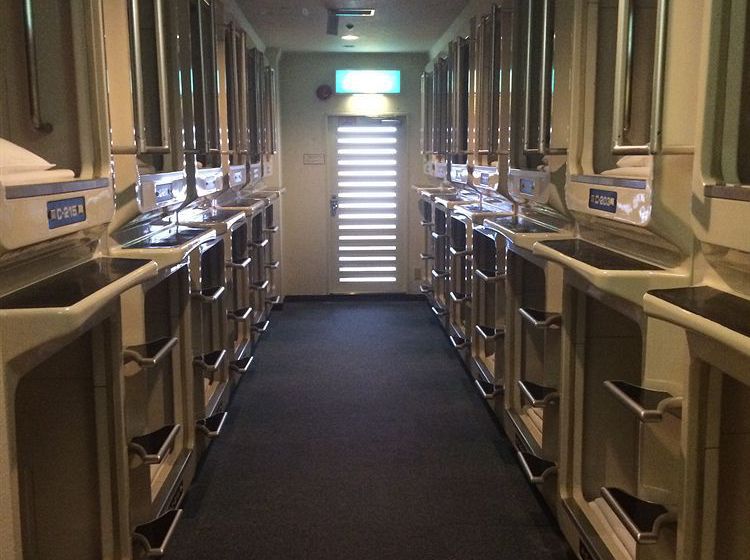 Капсульный Oтель Capsule  Asahi Plaza Shinsaibashi