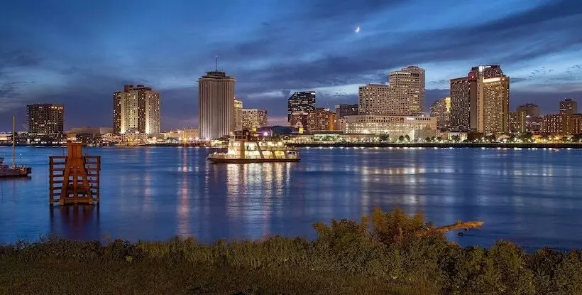 酒店 Federal City Inn & Suites