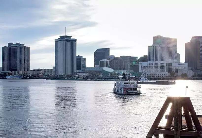 酒店 Federal City Inn & Suites