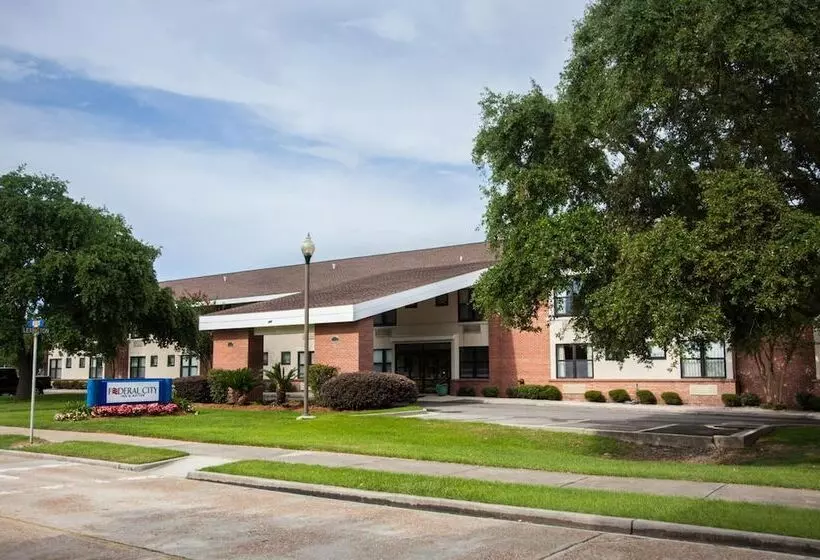 酒店 Federal City Inn & Suites