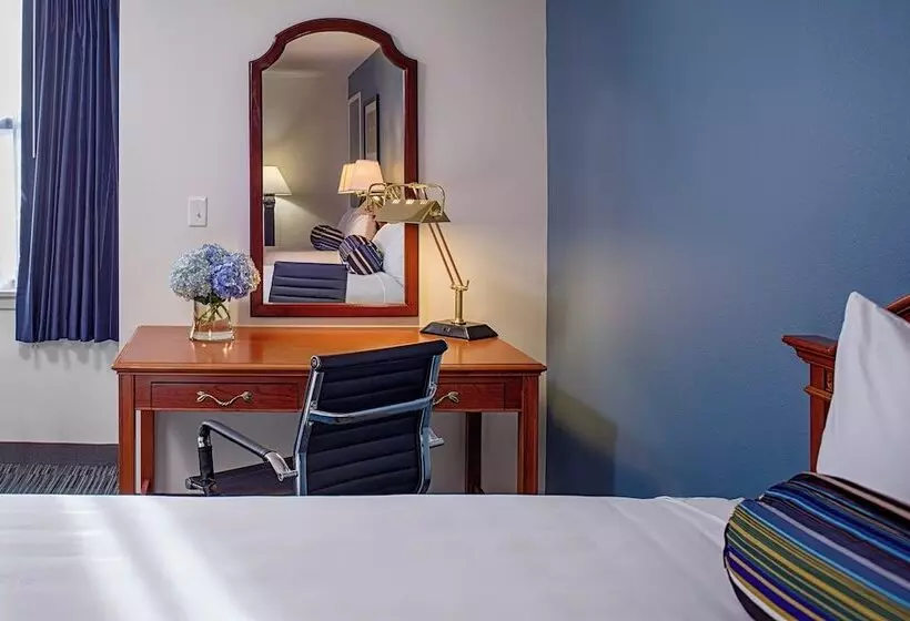 酒店 Federal City Inn & Suites