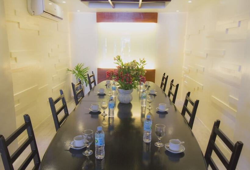 Fersal Hotel Neptune Makati