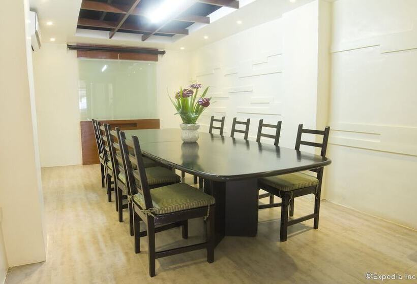 Fersal Hotel Neptune Makati