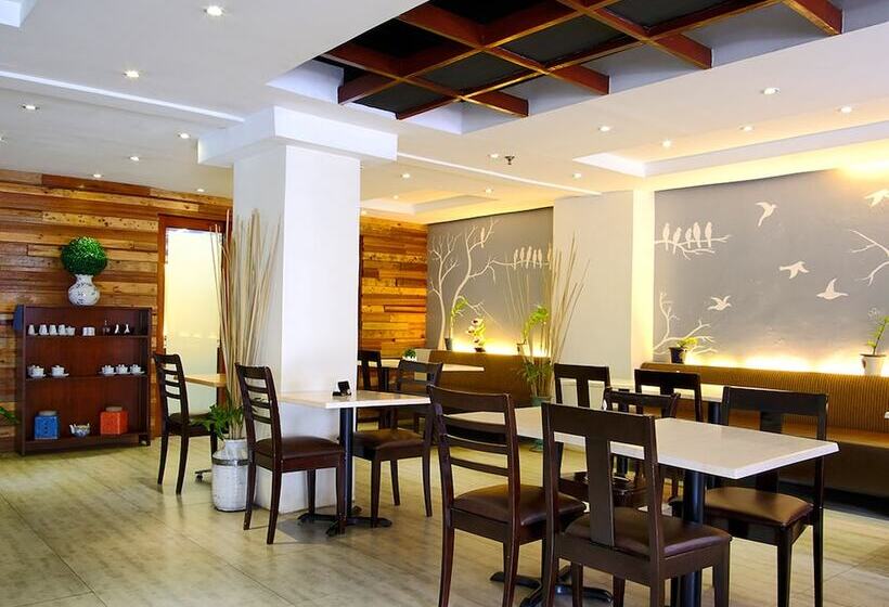 Fersal Hotel Neptune Makati