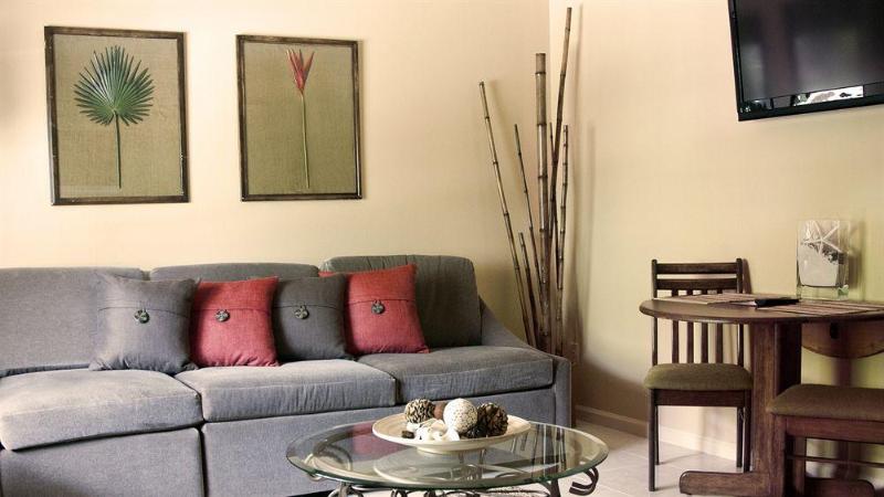 ホテル Hibiscus Suites  Sarasota