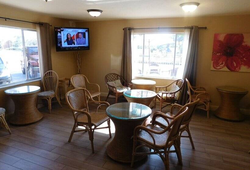 ホテル Hibiscus Suites  Sarasota