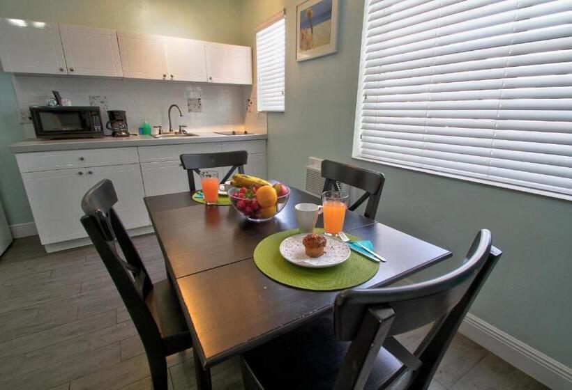 בית מלון כפרי Hollywood Beachside Boutique Suite