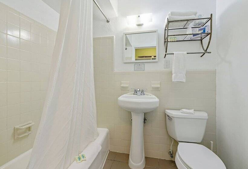 בית מלון כפרי Hollywood Beachside Boutique Suite