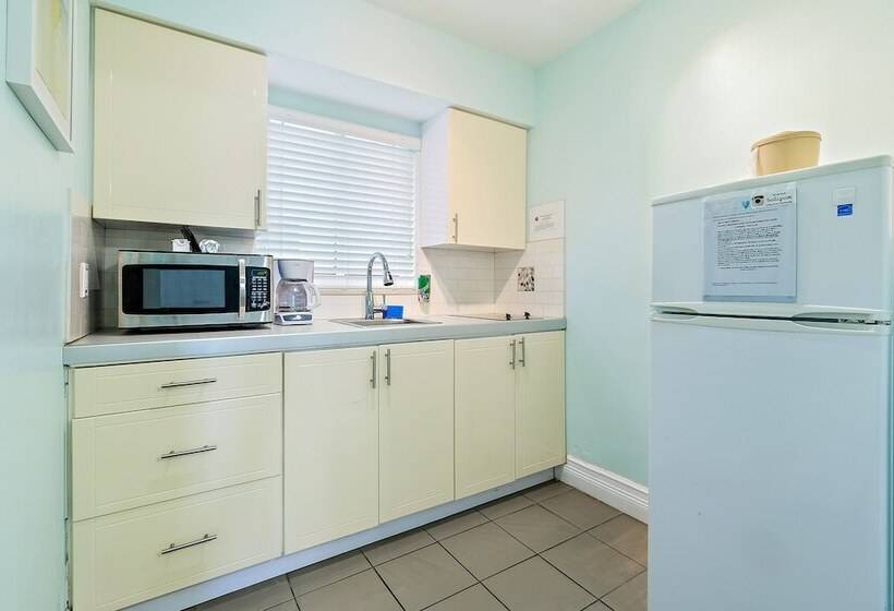 בית מלון כפרי Hollywood Beachside Boutique Suite