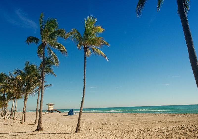 בית מלון כפרי Hollywood Beachside Boutique Suite