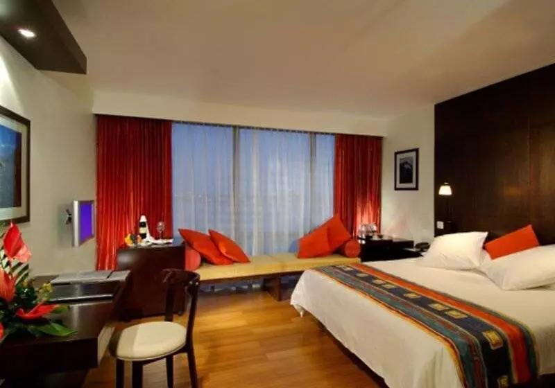 Hotelli Hyatt Regency Dar Es Salaam, The Kilimanjaro