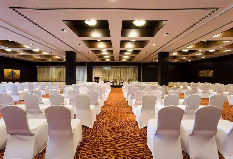 Hotelli Hyatt Regency Dar Es Salaam, The Kilimanjaro