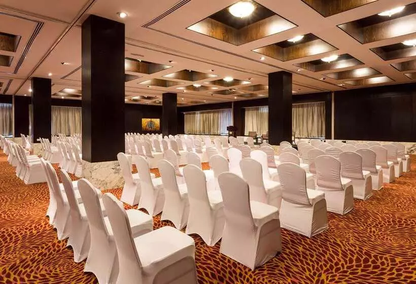 Hotelli Hyatt Regency Dar Es Salaam, The Kilimanjaro