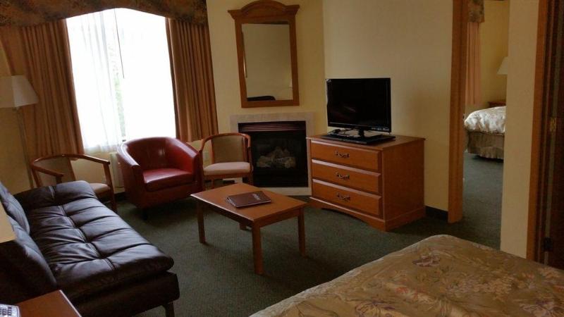 فندق Palace Inn & Suites