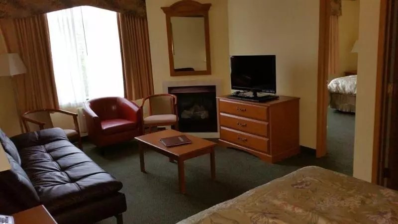 فندق Palace Inn & Suites