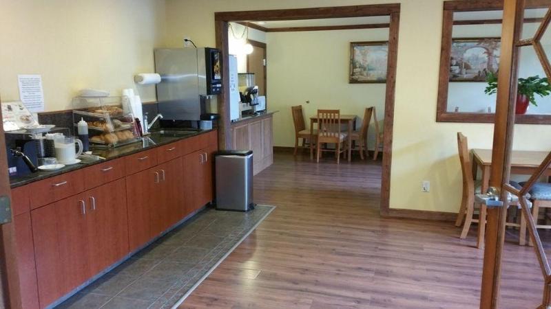 فندق Palace Inn & Suites