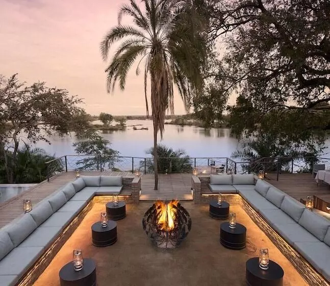 هتل Thorntree River Lodge