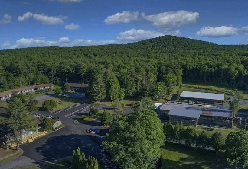 Roaring Brook Ranch Resort