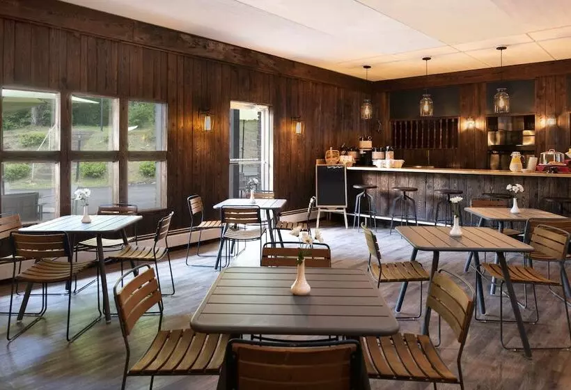 Roaring Brook Ranch Resort