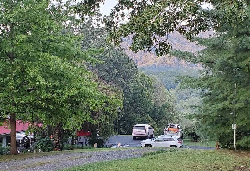 Blue Ridge Manor B&b